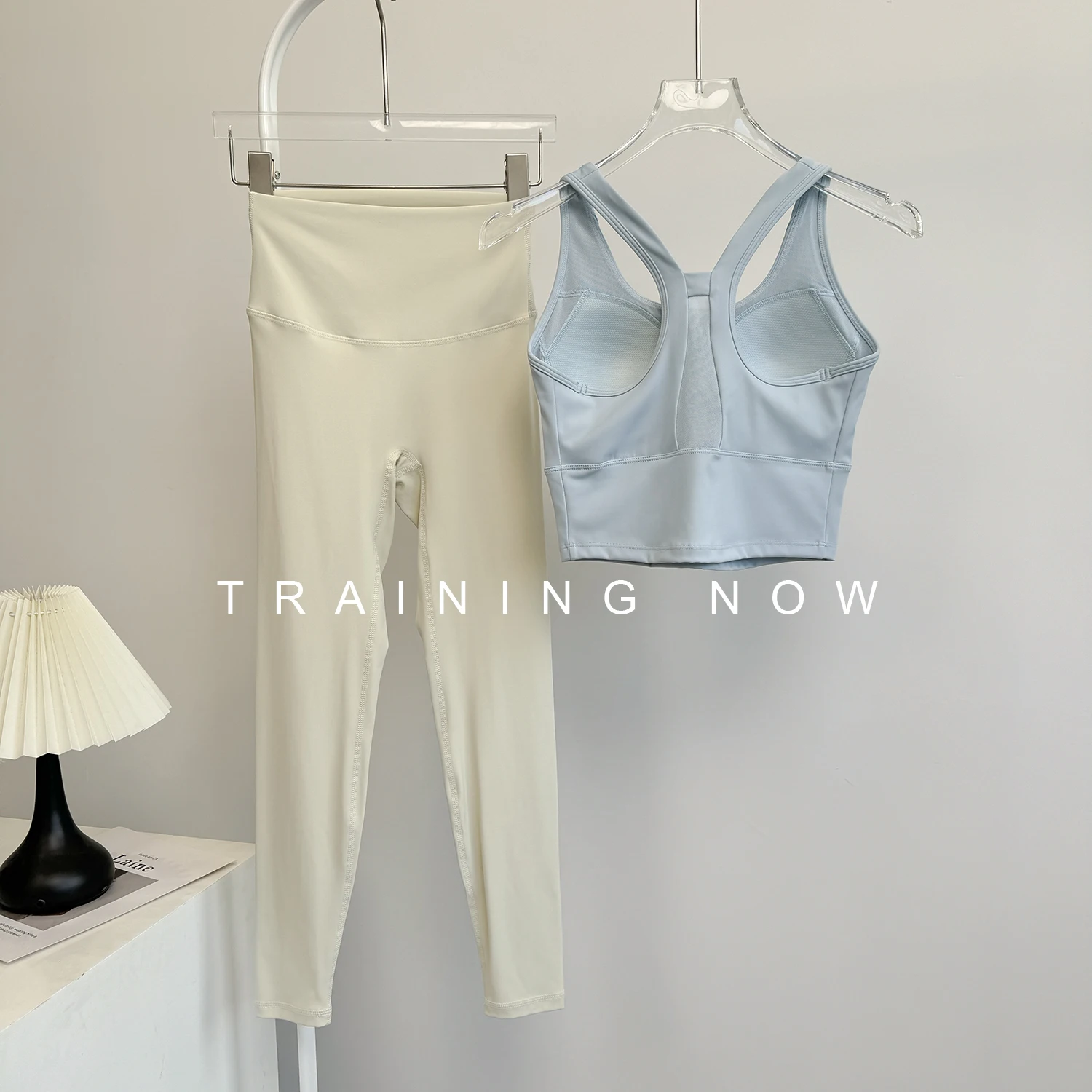 

Женский летний костюм для бега, высокоинтенсивный фитнес-упражнения, красивый бюстгальтер на спине, высокая талия, подтяжка бедер, йога, спорт, велоспорт