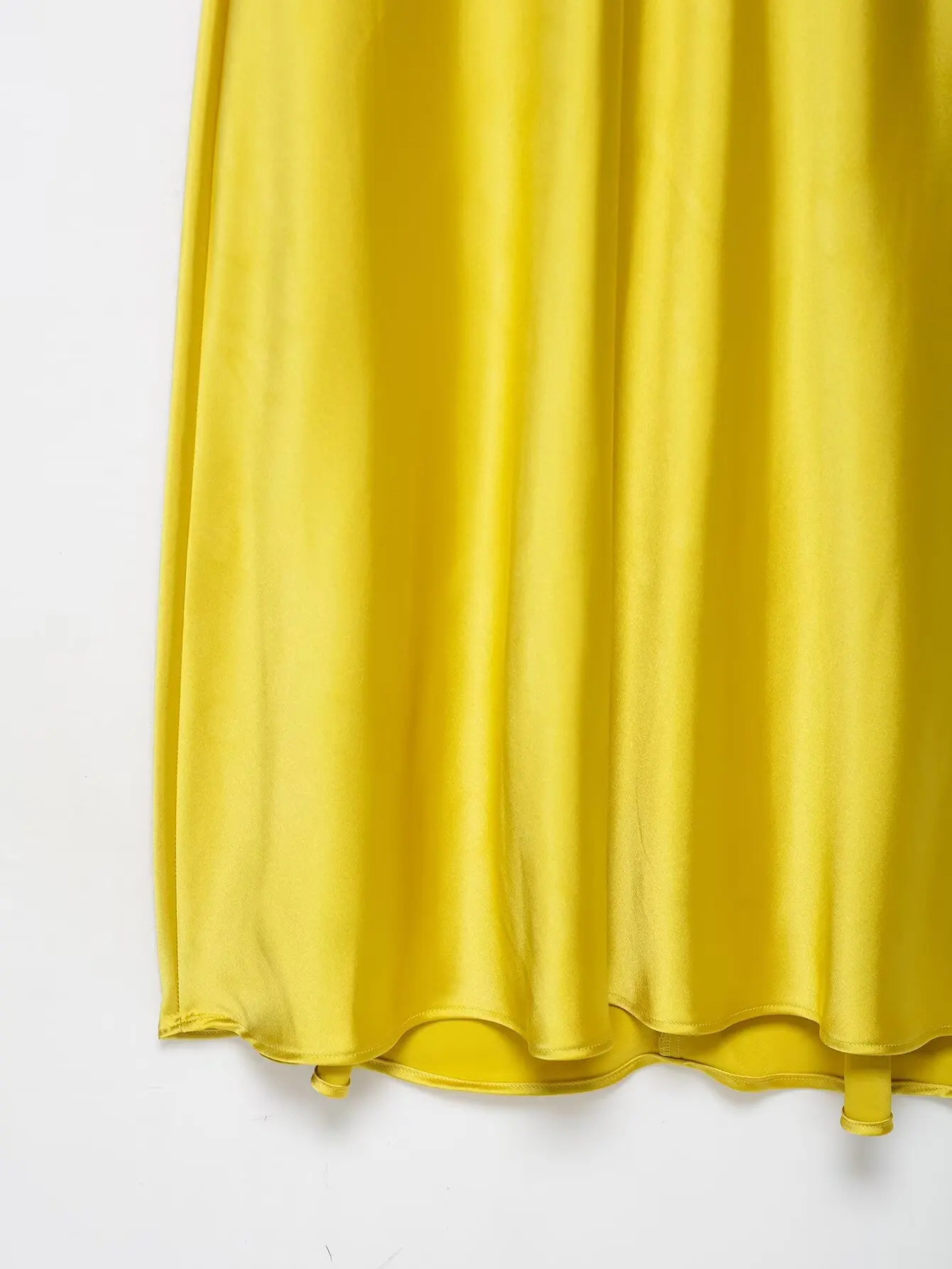 Women's new dress V-neck design lace edge decoration women's lace silk satin texture Midi dress