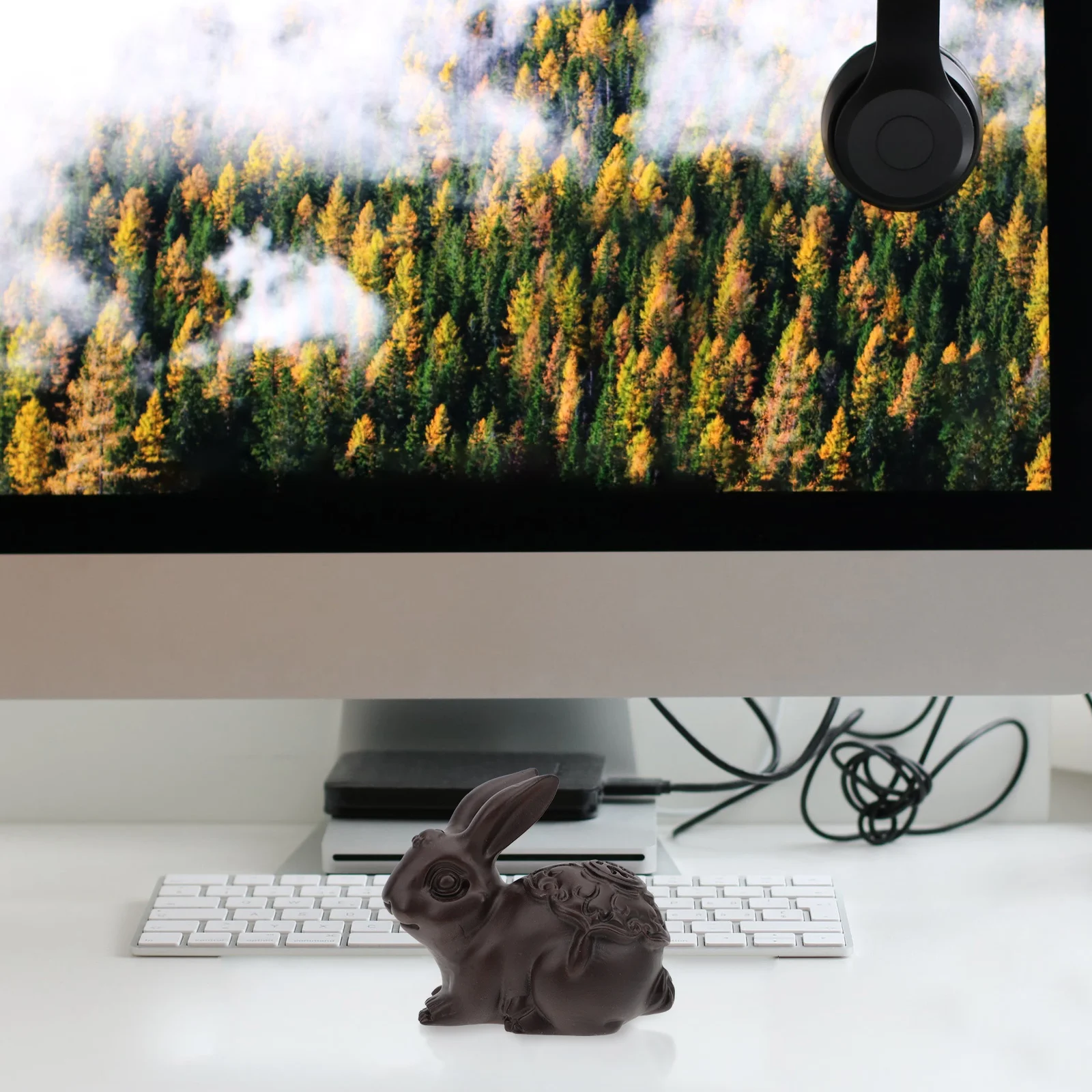 

Rabbit Ornament Desktop Decor Handcrafted Wood Craft Car Home Office Decoration Gift Wood Carving Handicraft Bunny Statuette