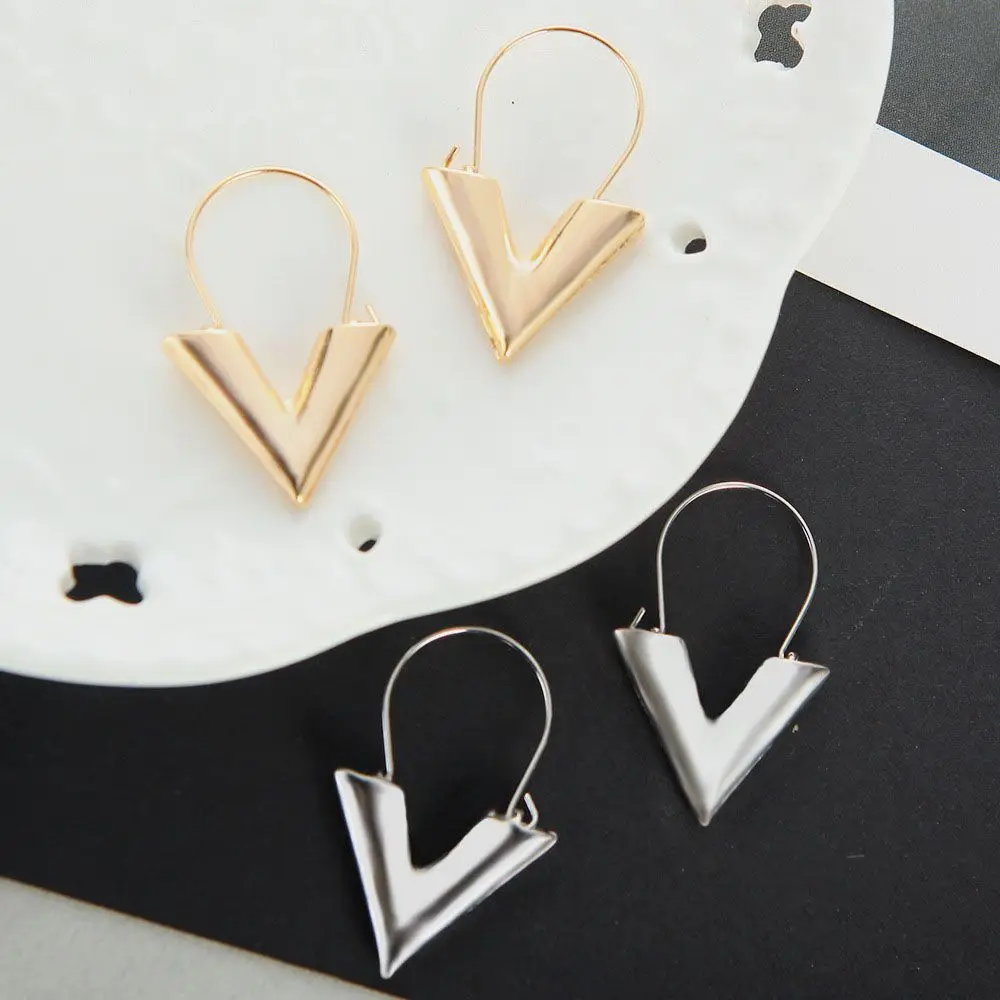 1 Pair Simple Vintage Dangle Earring Metal Texture Letter V Hoop Earrings Fashion Jewelry