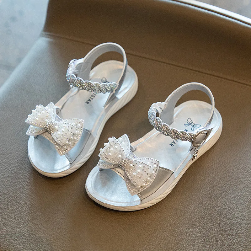 2024 Summer New Little Girls Sandals Bowknot Rhinestone Beach Shoes Soft Sole Kids Princess Shoe Casual Flat Sandals Pink Silver