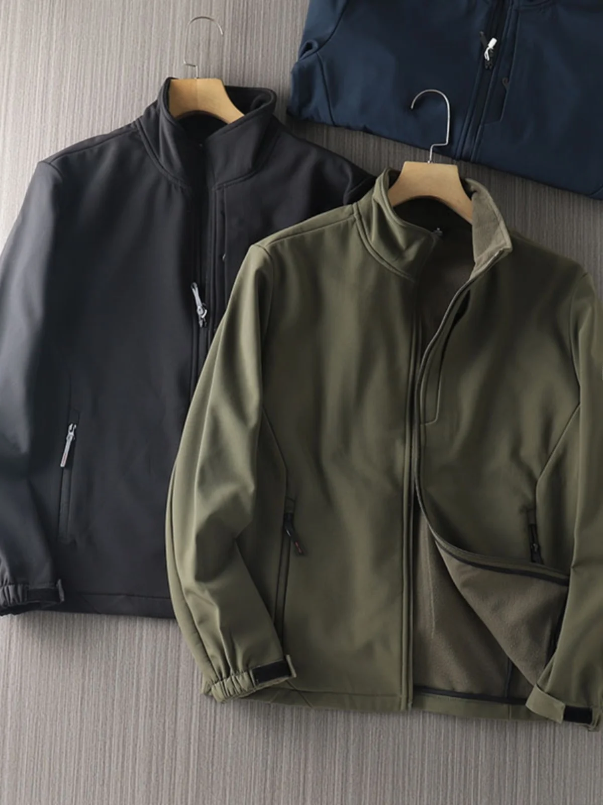 

Мужская уличная куртка с флисовой подкладкой, воротником-стойкой, ветрозащитная, водонепроницаемая, из полиэстера, стандартного кроя, модная, в городском стиле, осенняя