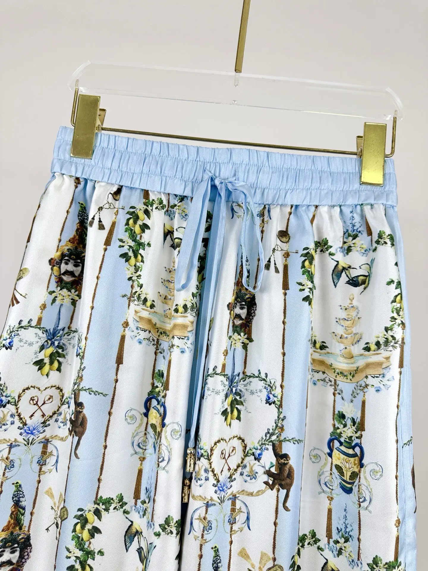 여성 레트로 프린트 블루 세트 크리스탈 비즈 장식 턴다운 칼라 긴팔 셔츠 + 엘라스틱 웨이스트 와이드 레그 팬츠 캐주얼 실크 수트