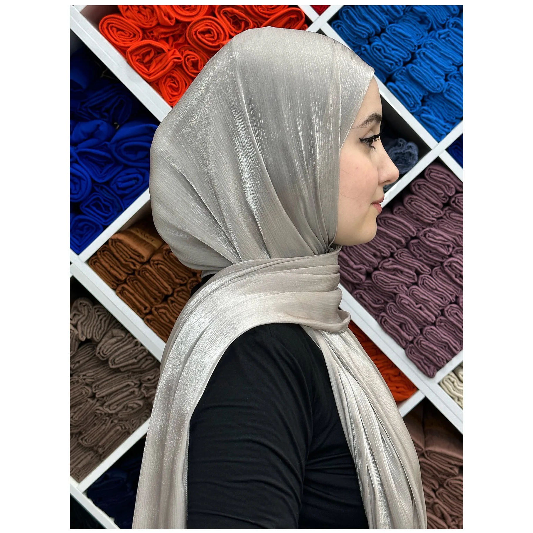 Neue funkelnde Seide Satin Hijab Schal Frauen Schals einfache muslimische Frauen Hijabs Atmungsaktiv Islam Frauen Turban Plissee Schal Ramadan