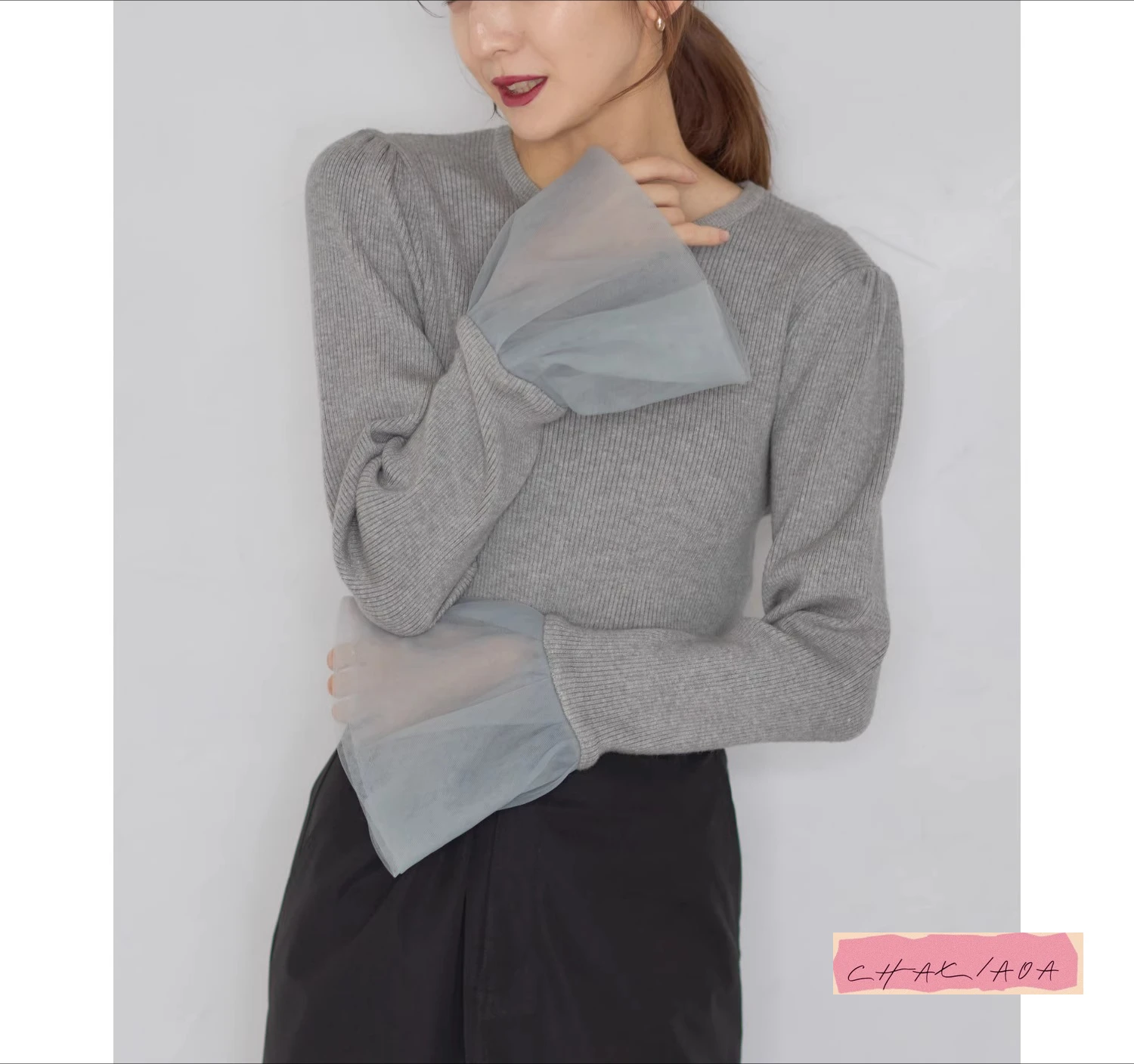 

Japanese Retro Pullover Bottoming Shir Horn Sleeve Mesh Splicing Sweater Elegant and Simple Womens Models in Autumn and Winter