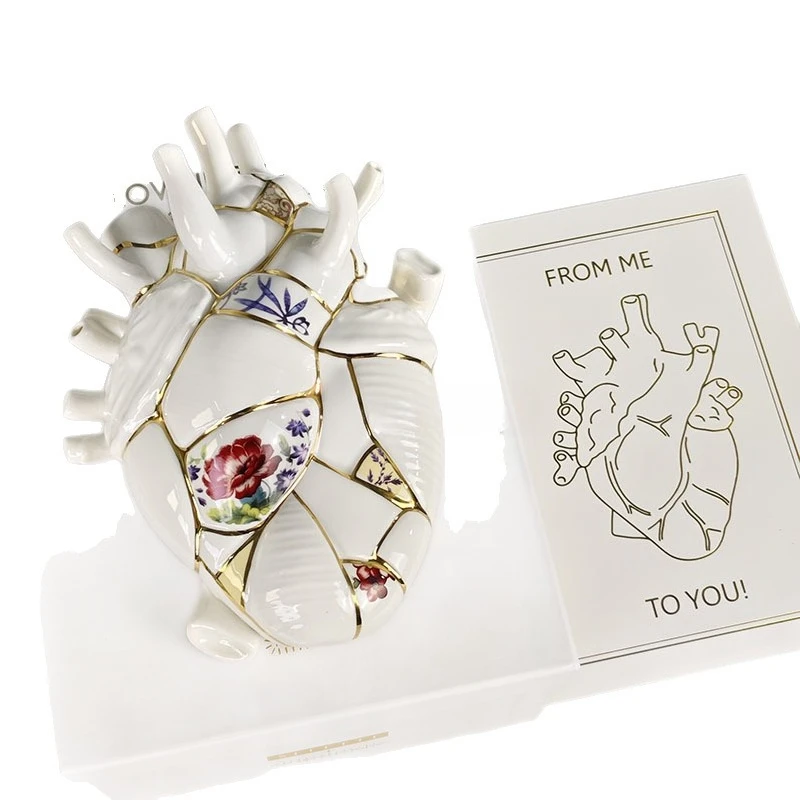 Heart vase Living room wine cabinet TV cabinet Home decoration ornament Bone china creative light luxury high-end vase