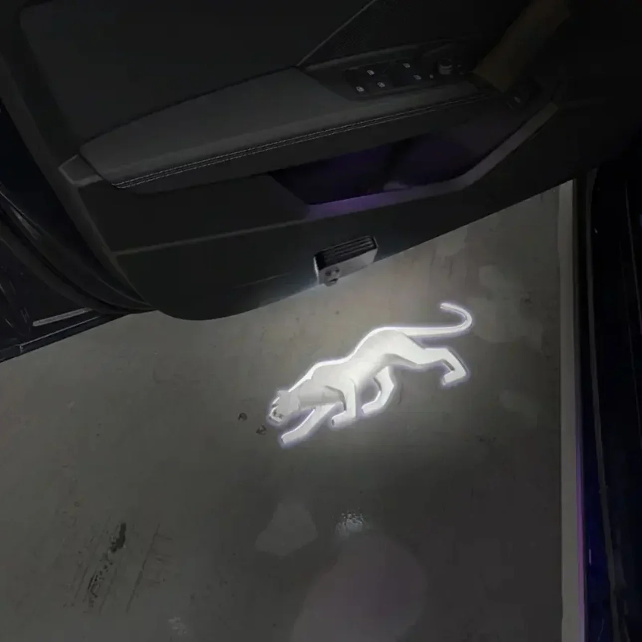 

LED Decoration Welcome Light Logo Projector Car Auto Door Lamp For Puma Logo Ford ST Line Ghost Shadow Lamp Car Goods Decoration