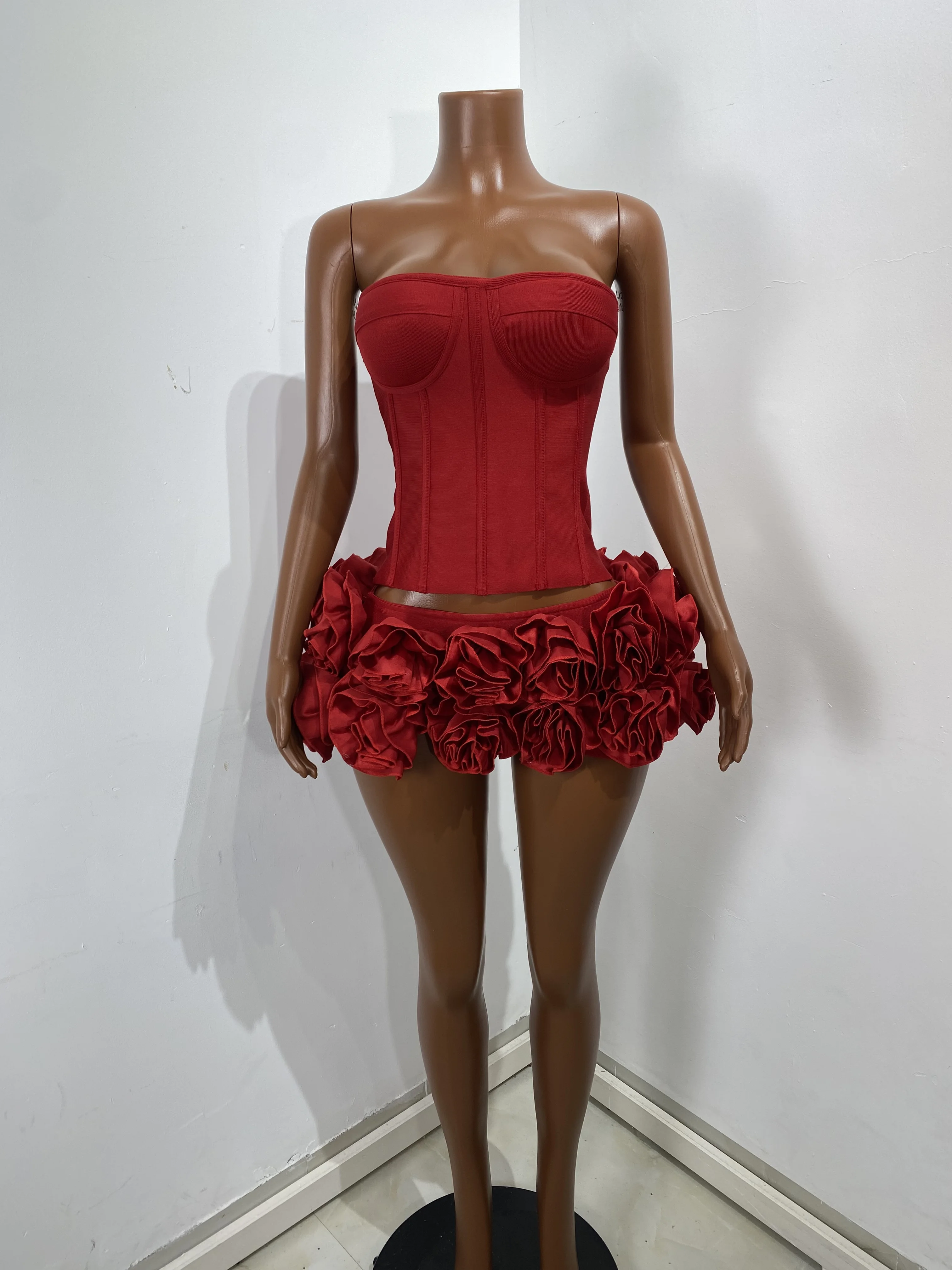 المرأة مثير حمالة عارية الذراعين زهرة حمراء قطعتين تنورة الصيف ضمادة مجموعة 2025 المشاهير مصمم أزياء المرأة مجموعة #2