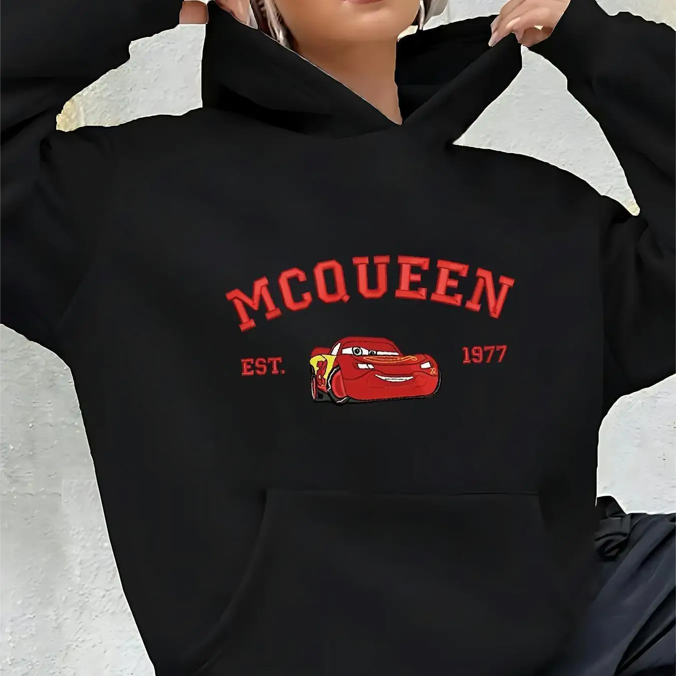 ديزني كارز لايتنينج ماكوين المرأة هوديي الخريف الشتاء عادية للجنسين البلوز البلوز الملابس هودي الشارع الشهير المتضخم