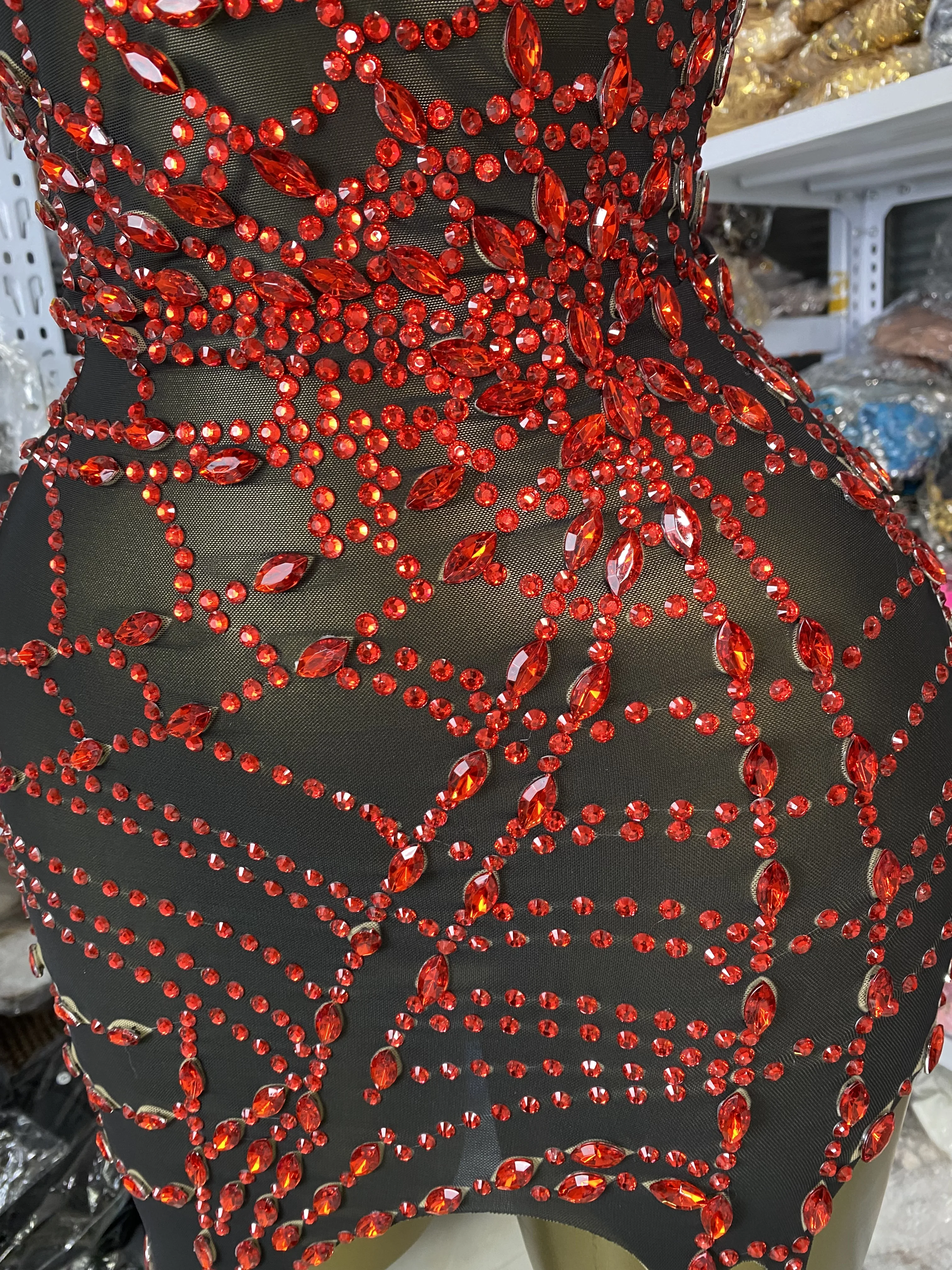 جديد مصمم الراين شبكة قطع غير المتماثلة Bodycon انظر من خلال فستان ملهى ليلي فستان سهرة K-pop أزياء الأداء