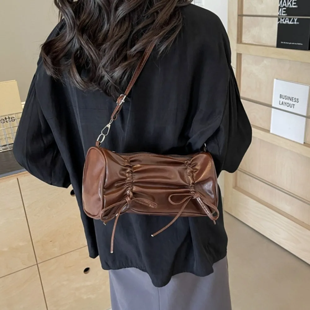 

Sweet Pleated Bow Handbag Korean Style Y2K Bow Tie Shoulder Bag Shopping Bag Silver PU Leather Underarm Bag Streetwear