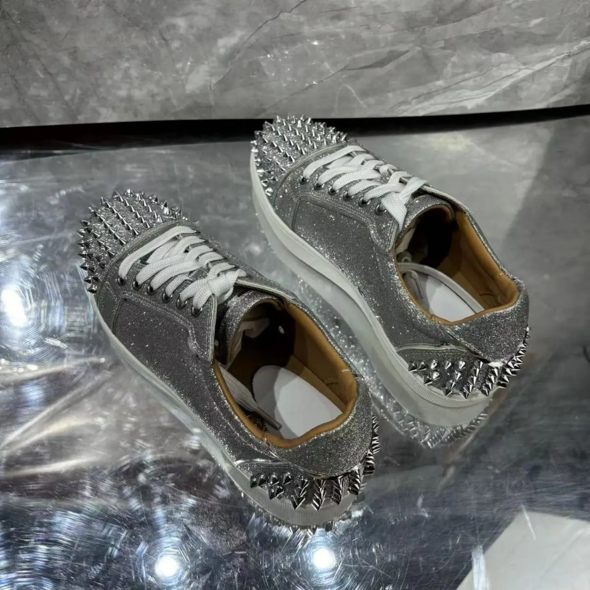 

2026 new men's low-cut breathable red casual shoes high-quality men's increased non-slip casual shoes men's shoes