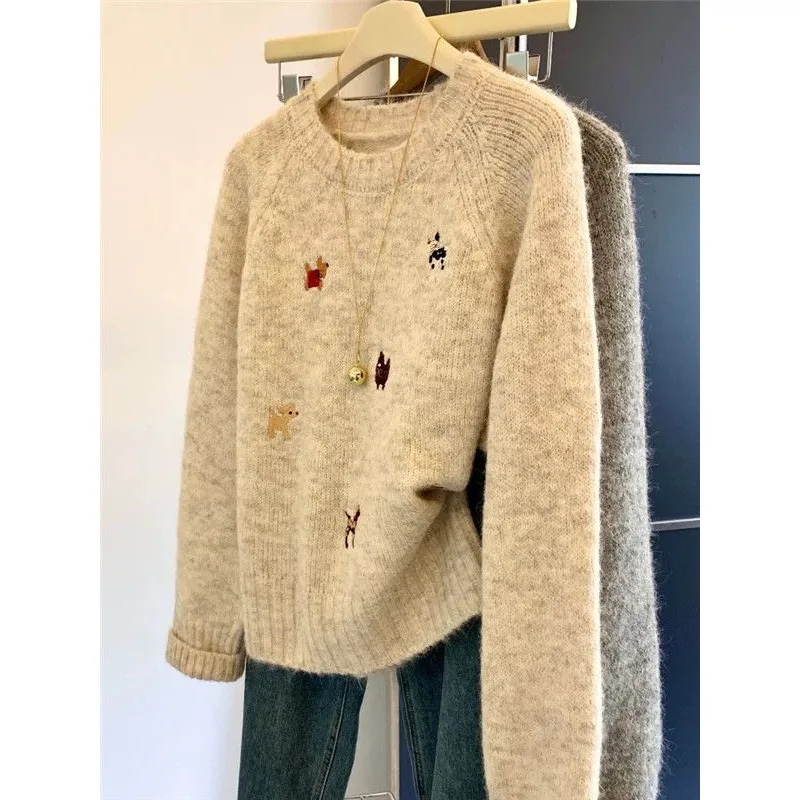 New Autumn and Winter Puppy Cartoon Embroidered Round Neck Pullover Sweater for Women Loose Versatile Knitted Top