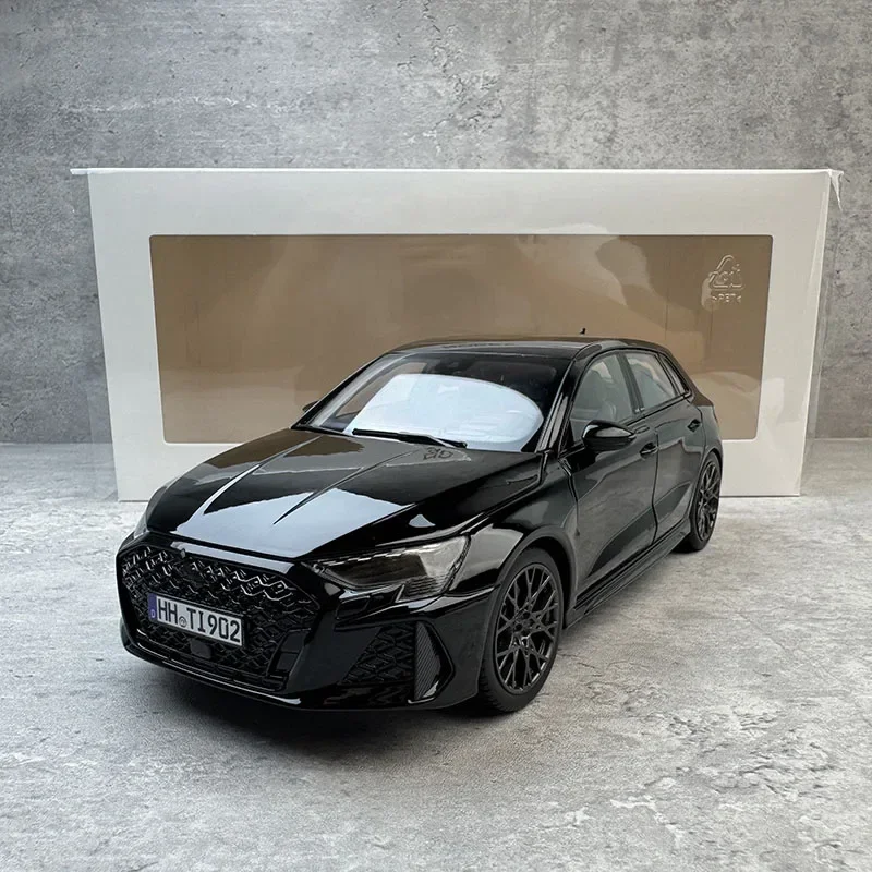 نموذج سيارة RS3 2025 A3 NOREV 1/18 إصدار جامع نموذج سيارة مفتوح بالكامل
