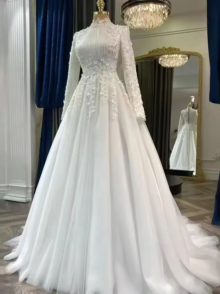 

customized Arabic Dubai Long Sleeves Bridal Gown Elegant Muslim Tulle Wedding Dress for Bride Appliques Flowers Robe De Mariage