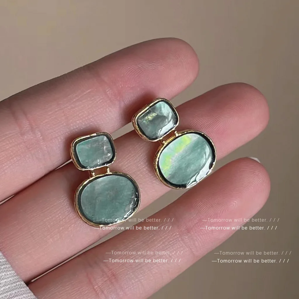 Vintage Natural Shell Geometric Earrings For Women Retro Hong Kong Style Niche High-end Fashion Daily Wear Dangle Ear Jewelry