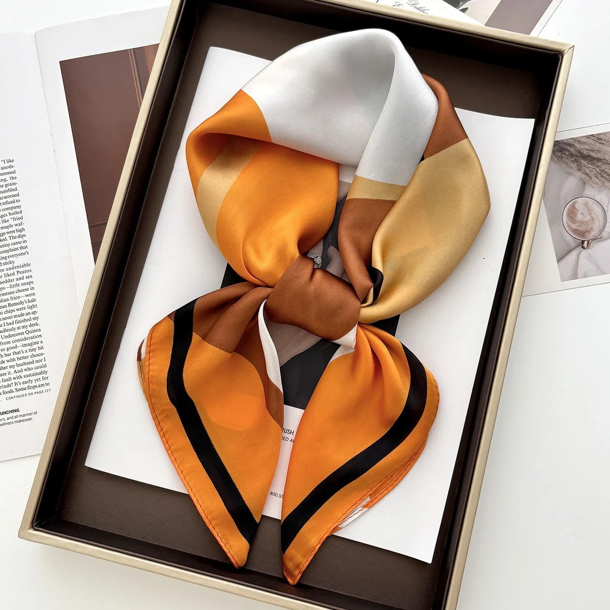 新鮮な芸術的なプリントの女性のスカーフ軽量防風ソフトサテンスクエアネックスカーフ女性のヘアバンドバンダナ
