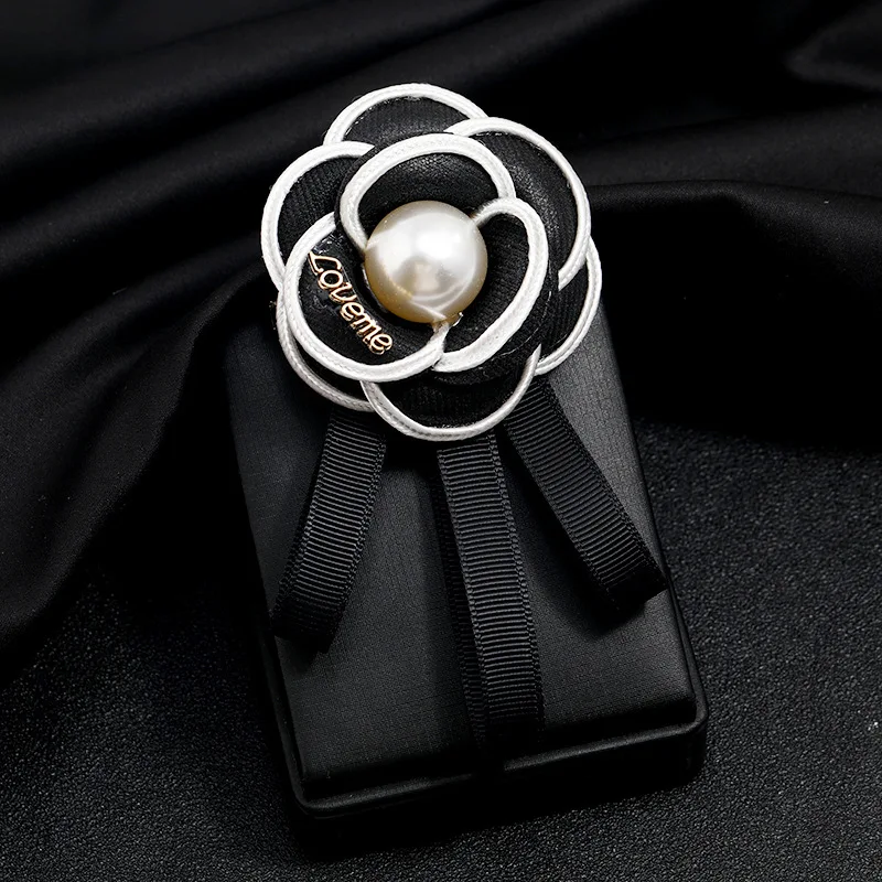 Classic Women Elegant Cloth Camellia Pearl Tassel Brooches Pins Vintage Exquisite Design Badges Lady Party Wedding Corsage Gift