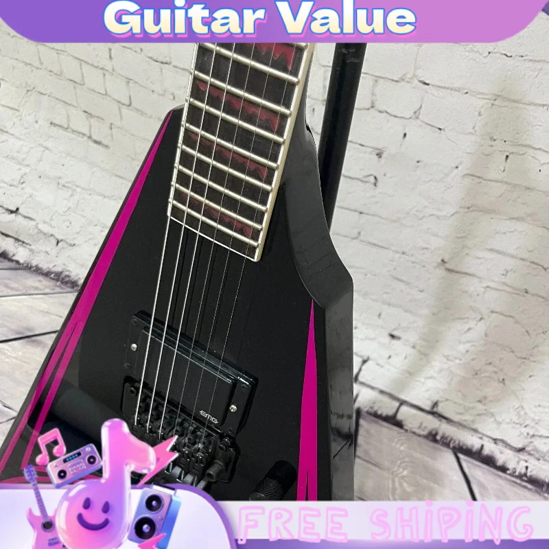 V-förmige E-Gitarre Schwarz mit Rosa Linien Doppel-Rocker-Ahornhals 22 Bünde Nischen-Dunkel-Kollektion Seltenes Stück Kostenlose Lieferung