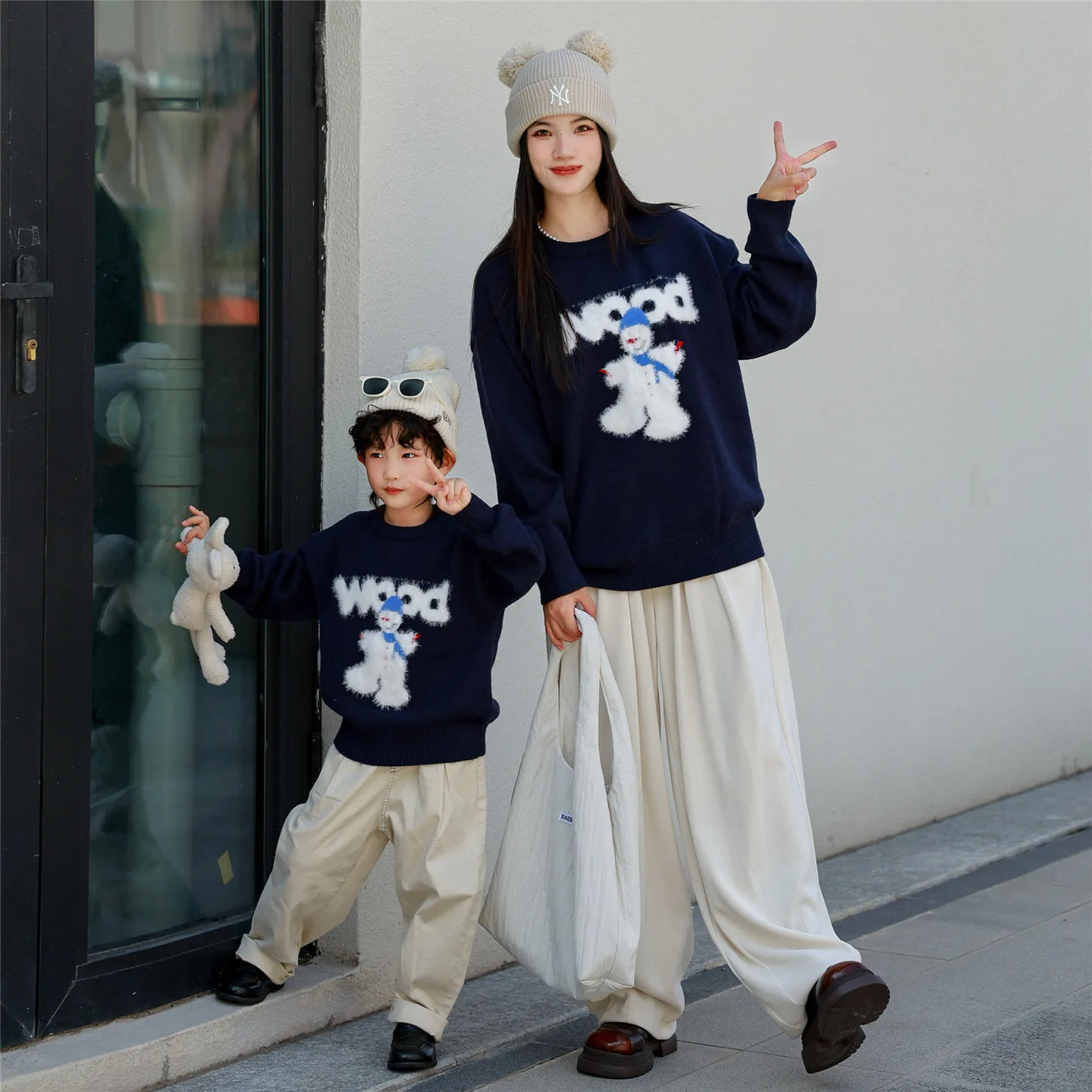 

Family Matching Sweater for Parents & Kids Cartoon Print Knitwear New Year Outfit Mother-Daughter Father-Son Winter Korean Style