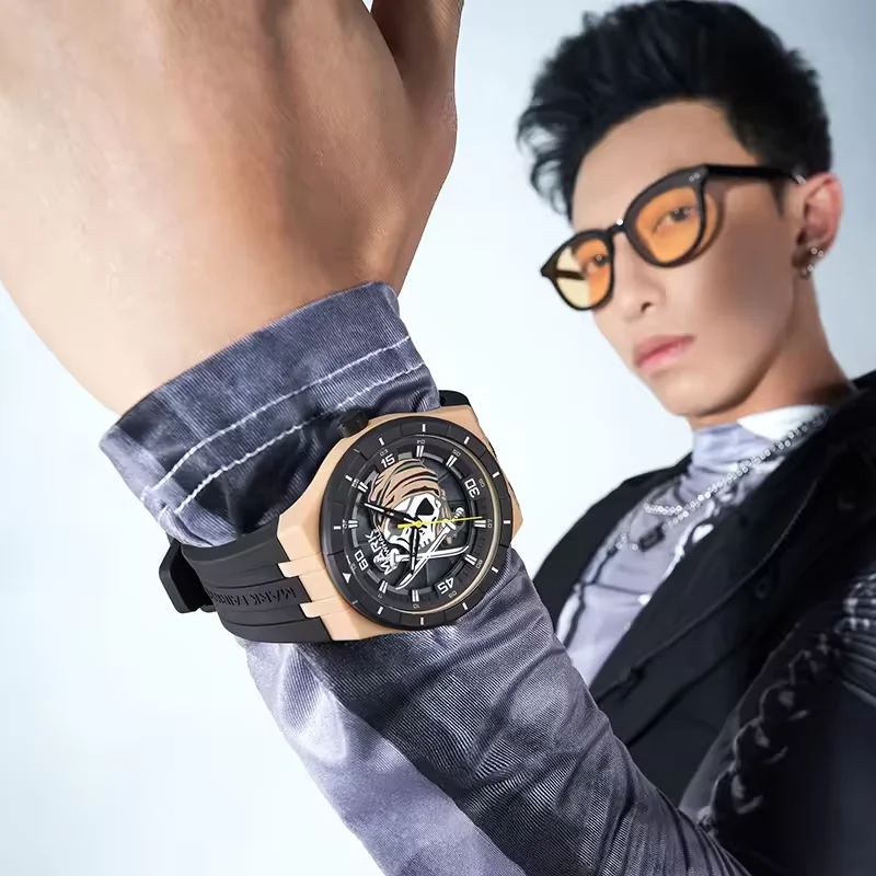 ساعة مارك فيرويل كوارتز عصرية للرجال مقاومة للماء بنمط قرصان دوار من الراتنج للارتداء الكاجوال