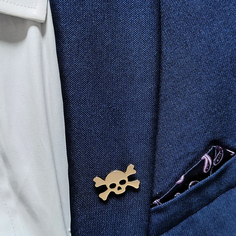 Skeleton Brooch Pirate Skull Steel Frost Pins Cosplay Badge Backpack Cloth Denim Lapel Pin Jewelry Gift Comic Related Products