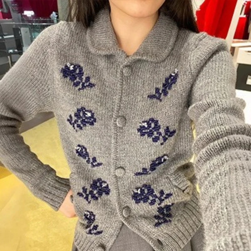 

Women's embroidered three-dimensional flower decoration cardigan bead slimming women's elegant sweater