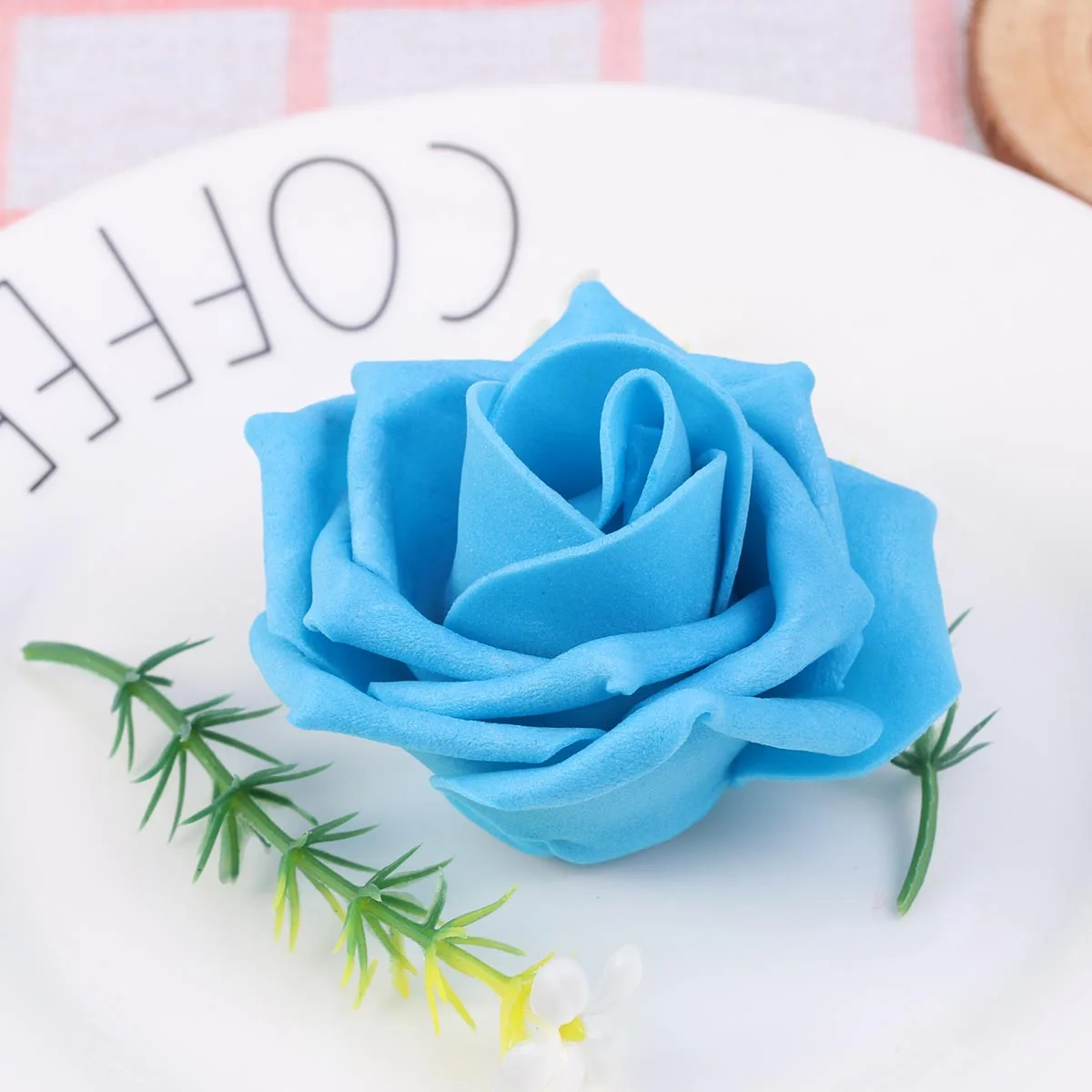 

100Pcs Artificial Rose Heads Pink Foam Realistic Wedding Decor Wedding Tossing Table Decoration Reusable Photo Props