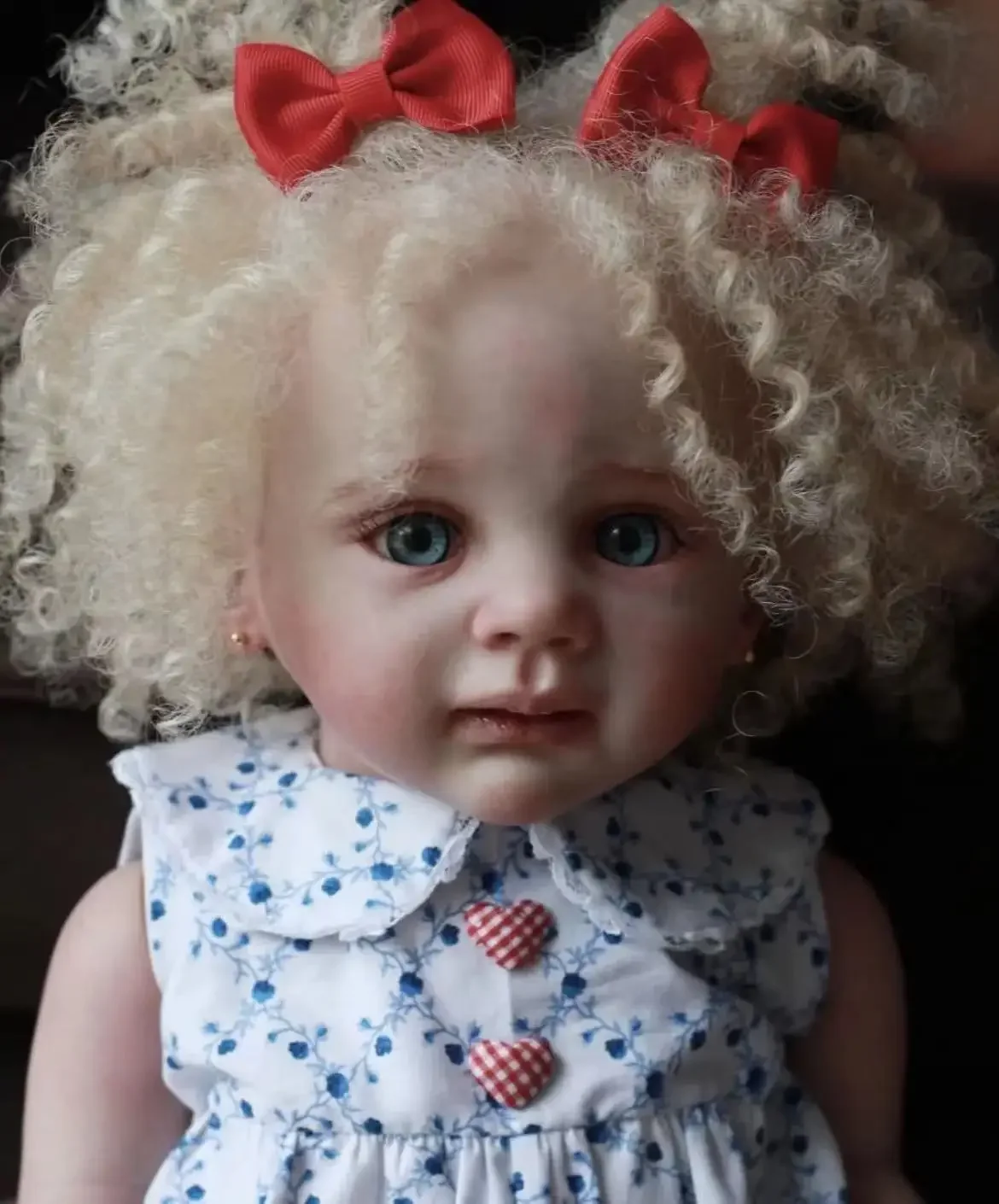 Fornitura limitata personalizzata da 25 pollici Reborn Baby Doll Fritzi con capelli radicati a mano, bambola già finita, regalo di Natale
