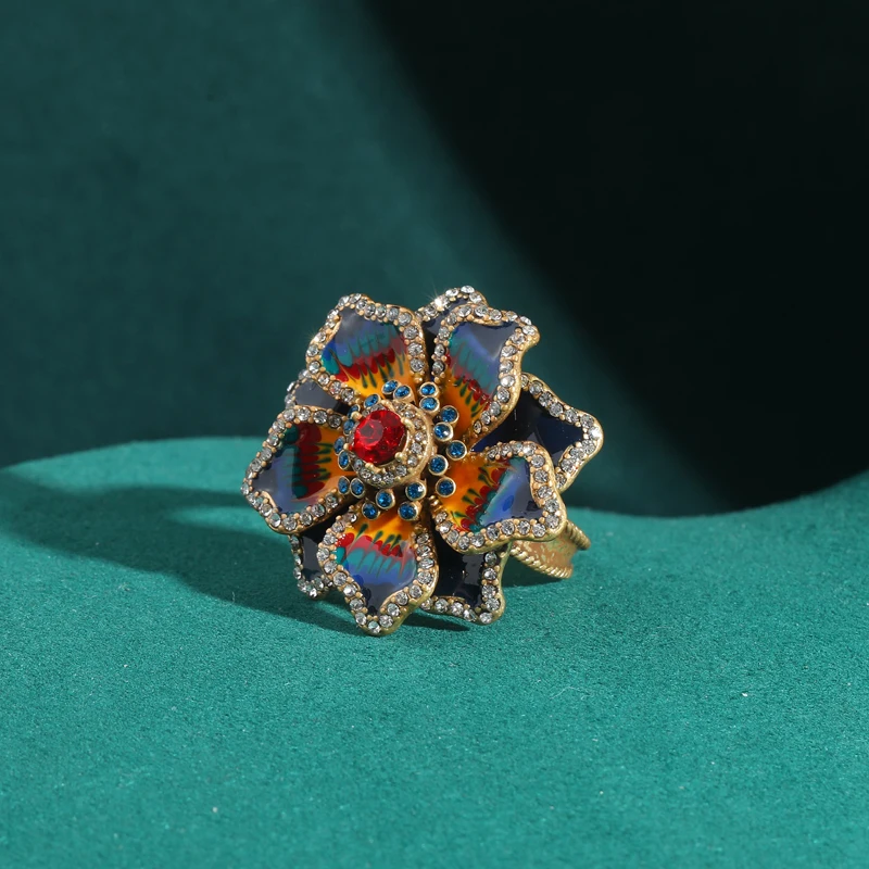 Vintage Elegant Large Flower Rings for Women Luxury Designer Colorful Rhinestones Rose Camellia Bee Antique Jewelry Wedding