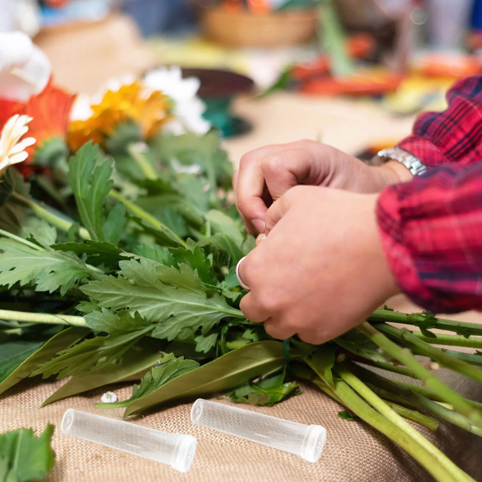 

100Pcs Reusable Flower Water Tubes Transparent Plastic Vials for Florists and Flower Enthusiasts Floral Water Tubes