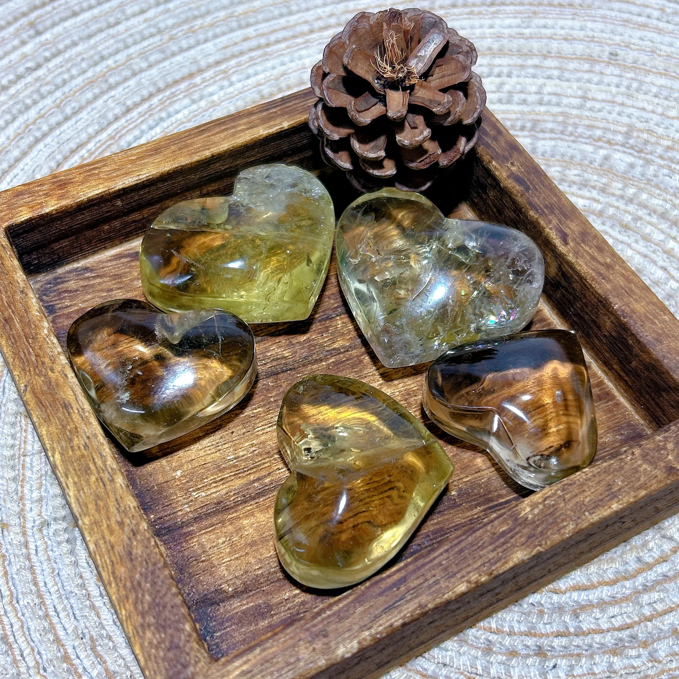 

Natural Crystal Smokey Citrine Quartz Heart Rainbow Energy Ornament Ore Healing High Quality Home Decorations Room Decro Gift