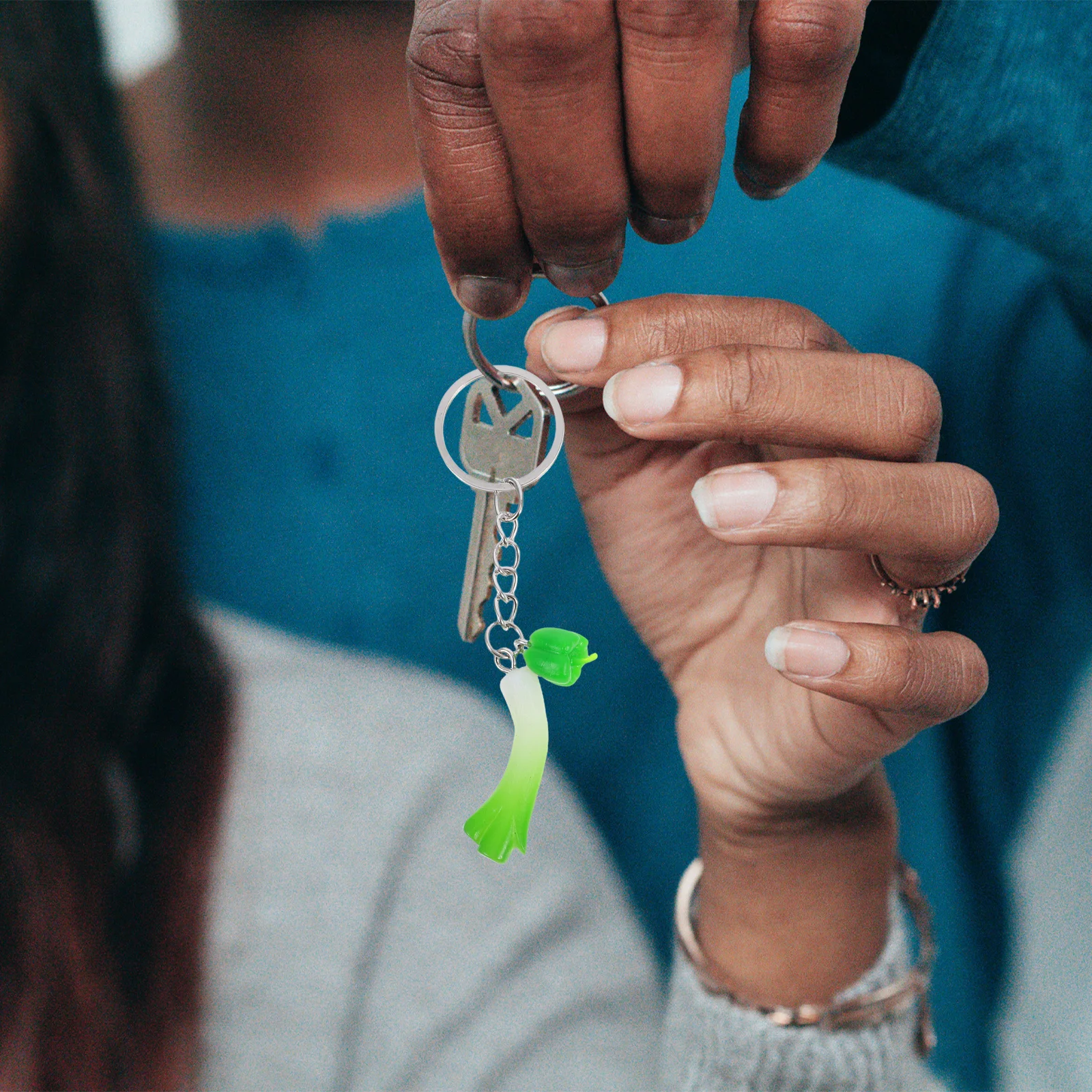 

6Pcs High Simulation Vegetable Keychains Colorful Chili Pepper Shallot Charms Decorative Pendants for Car Keys Bags Backpacks