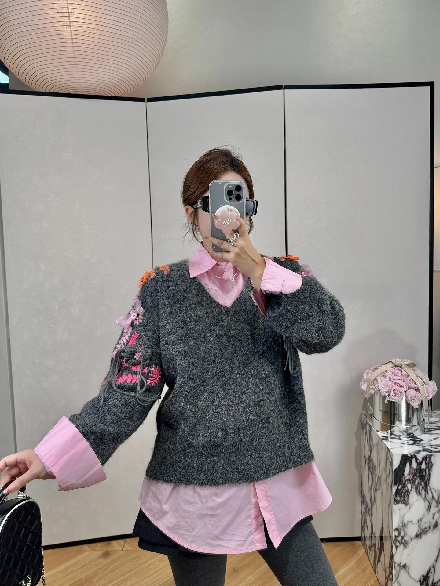 

Свитер JONIbyBEB с ручной вышивкой, V-образным вырезом, мягкий, пушистый, на весну-осень-зиму, женский, свободного кроя, с длинными рукавами