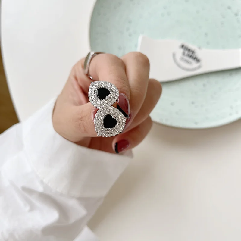 

Silvology Real 925 Sterling Silver Full Zircon Black Agate Heart Stud Earrings for Women Sparkling Luxury Simple Fine Jewelry