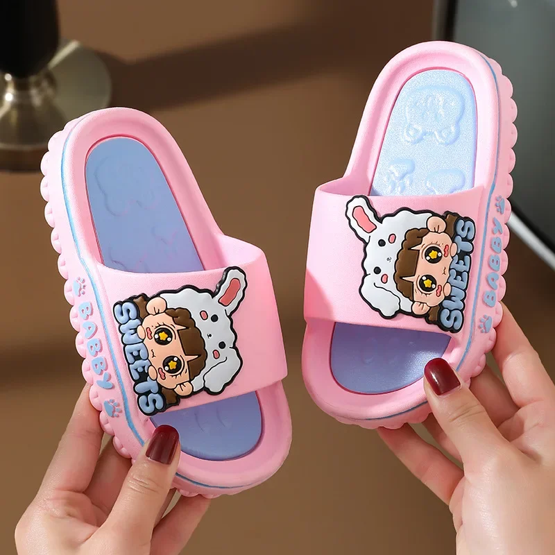 Pantofole per bambini New Summer Cartoon Boy Sandals Girl Indoor Home infradito da bagno antiscivolo morbide e comode scarpe da spiaggia per bambini