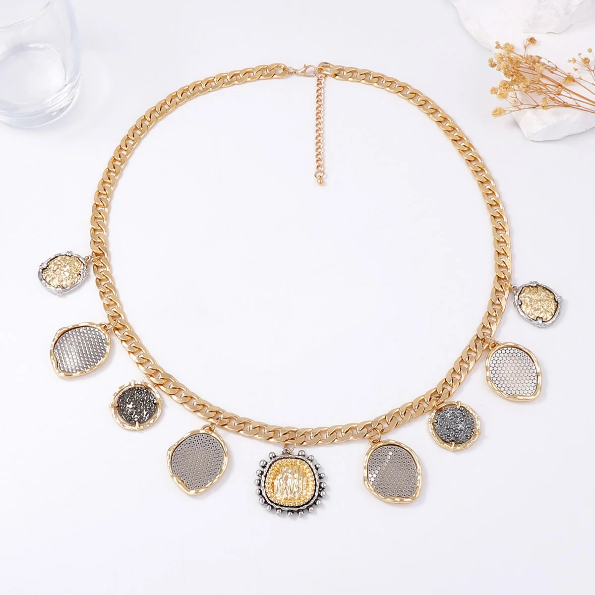 

Unique Design Vintage Chain Metal Coins Necklace for Women Personality Choker Necklaces Boho Jewelry