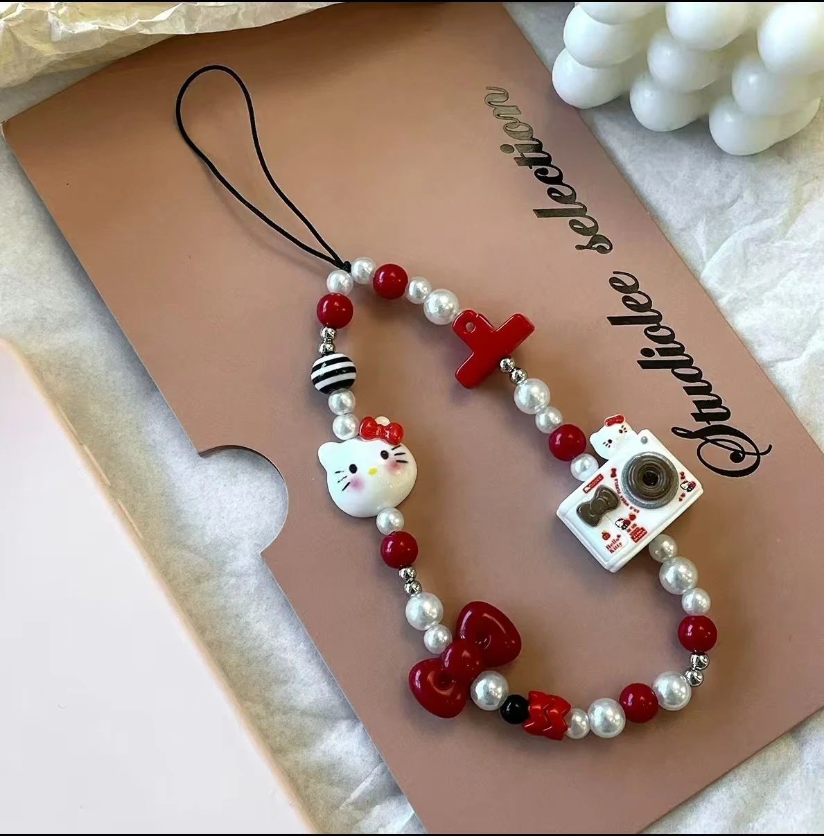 

Kawaii Hello Kitty Phone Lanyard with Bow & Camera Beads, Trendy Girl’s Phone Accessory 2026