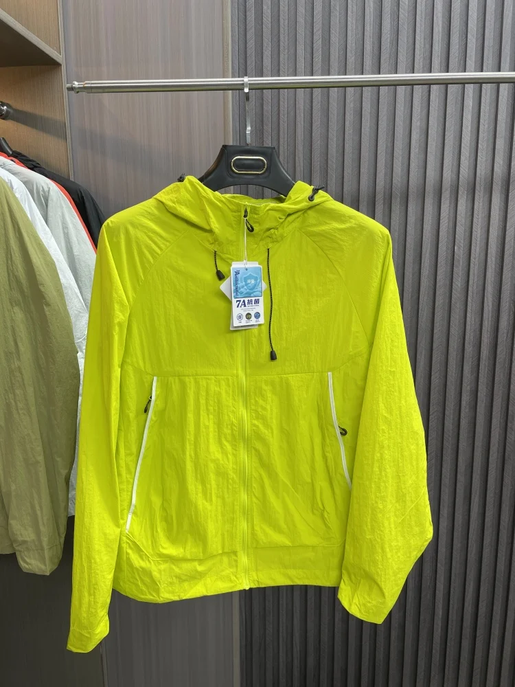 

Легкая дышащая универсальная солнцезащитная верхняя одежда с капюшоном на весну и лето для пар, трендовая женская длинная одежда...