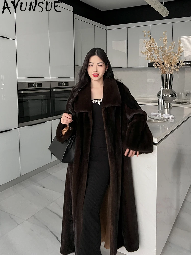 AYUNSUE معطف فرو المنك المخملي الطبيعي امرأة فاخرة معطف المنك الكامل للمرأة ملابس طويلة معطف فرو المنك 2025 كوفتا С ميسهوم