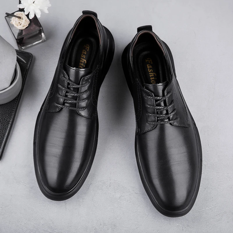 

Мужская деловая повседневная обувь из дышащей черной кожи с низким берцем, износостойкая резиновая подошва, подходящая для осени и весны