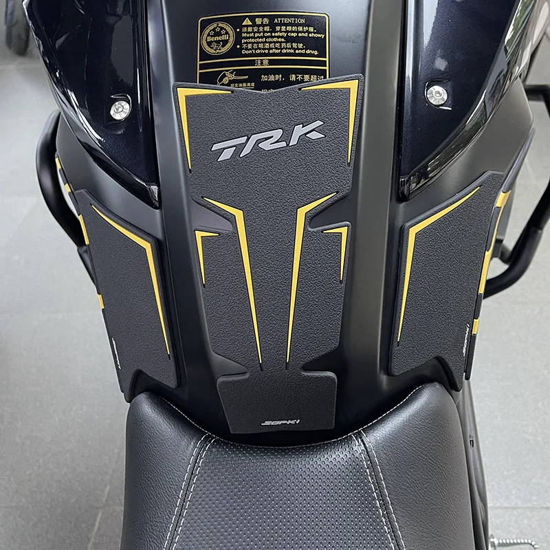 

FOR BENELLI TRK702X TRK 702 702X TRK702 2024-2025 Motorcycle Anti Slip Tank Pad Stickers Pad Side Gas Knee Grip Protector Decal