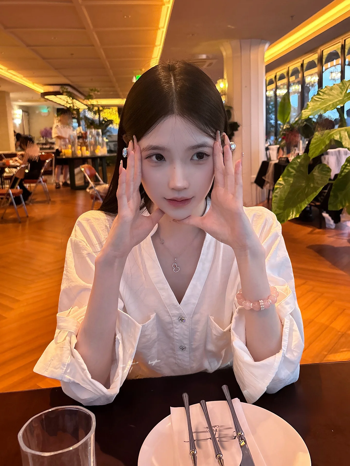 

Loose Women's White V-neck Long Sleeve Shirt Casual Style Sun Protection Base Layer Top Shoulder Width Regular Length