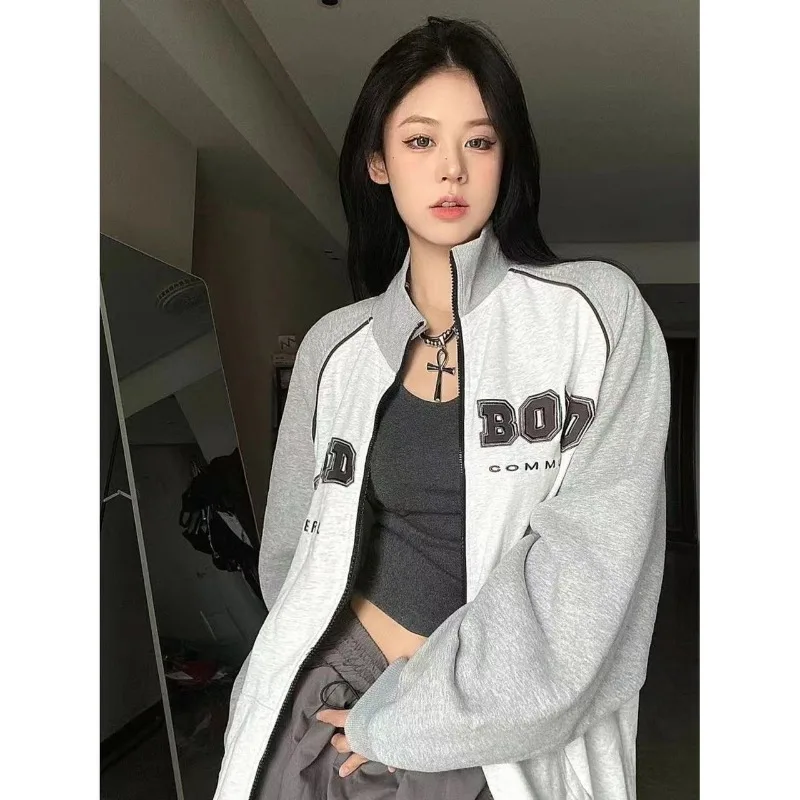 Jaket Sweatshirt ritsleting Amerika wanita, atasan kerah berdiri lengan panjang cetak huruf longgar mode kasual dasar Streetwear perempuan