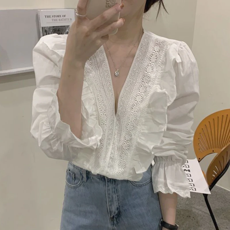 Französisch elegante Hemden Frauen Flare Ärmel Rüschen aushöhlen V-Ausschnitt Bluse schicke Harajuku weiße Mode weibliche Tops Ropa de Mujer