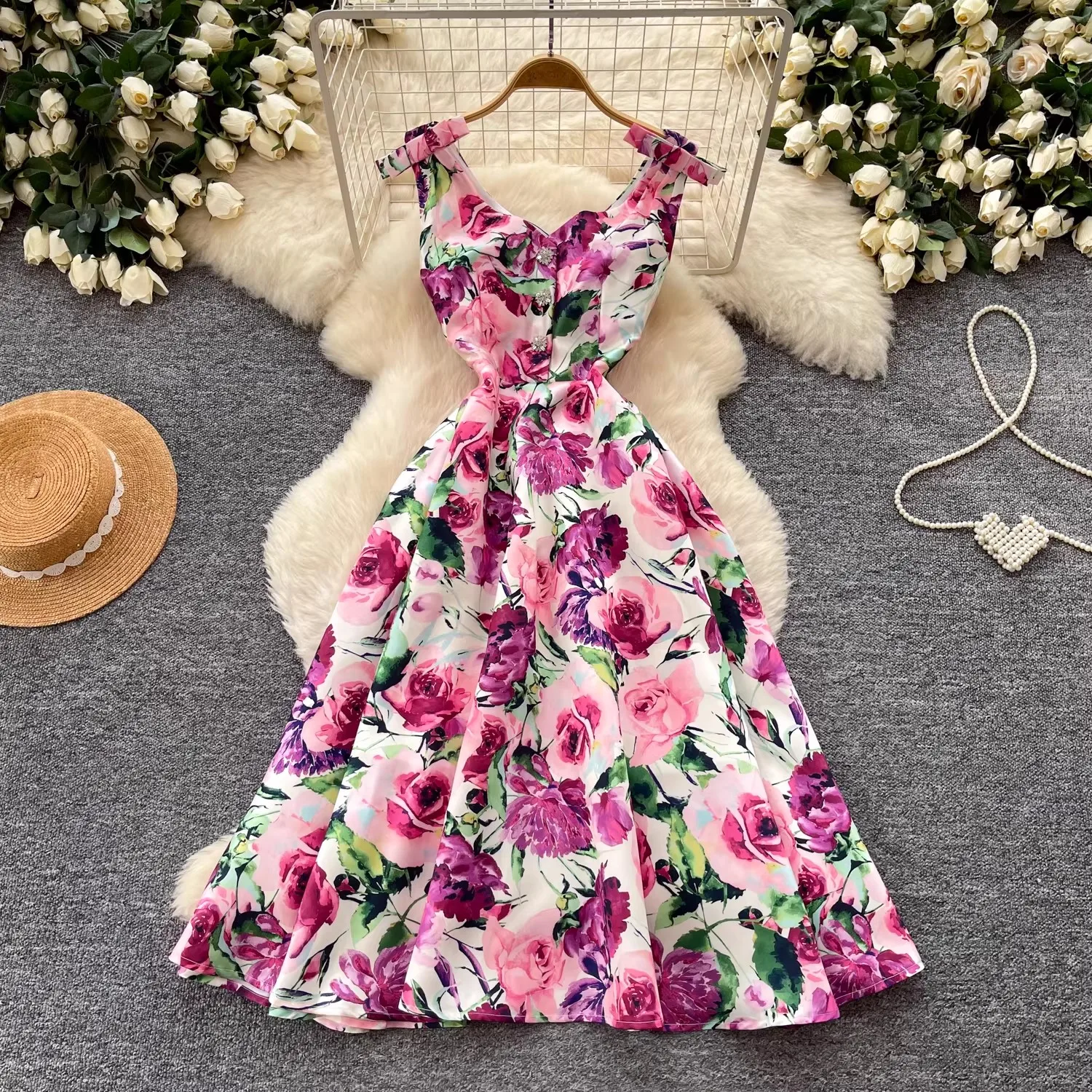 

Summer Gorgeous Flower Bow Spaghetti Strap Beach Dress Women V-Neck Floral Print Diamond Buttons A-Line Holiday Party Vestidos
