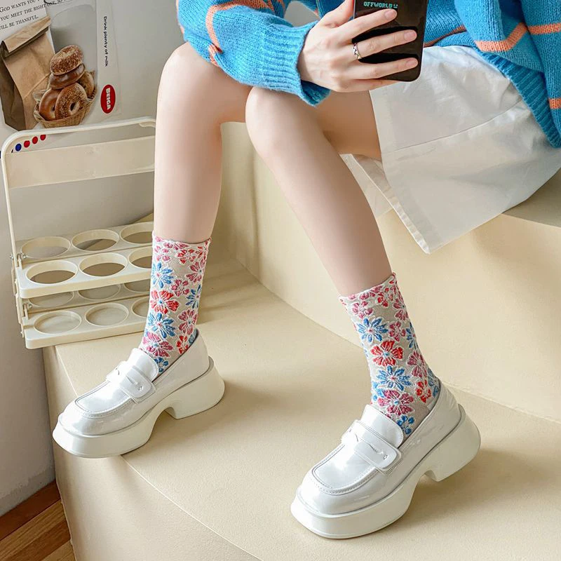 Retro Socks For Women Autumn Winter New Fashion Casual Novelty Crew Flower Socks Cotton Breathable Short Socks National Style