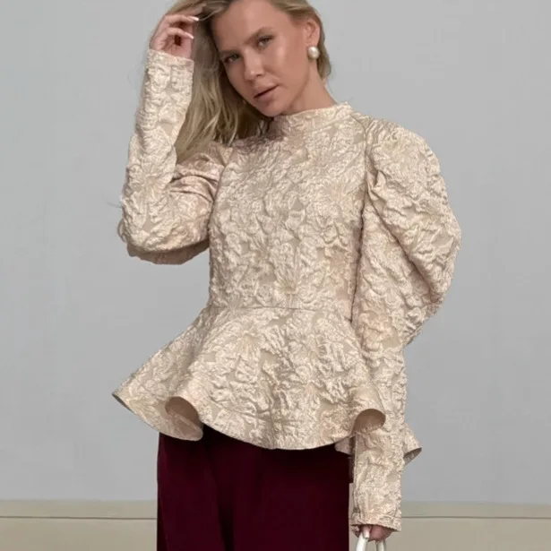 

Женская блузка с вышивкой, однотонная, модная, с длинными рукавами-фонариками, круглым вырезом, плиссированная, для женщин, коллекция 2025 года, зима-весна, элегантная женская одежда