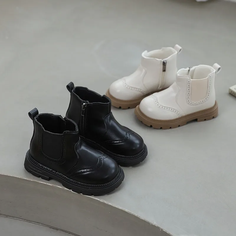 

Ботинки челси для девочек в британском стиле, детские модные ботильоны на толстой подошве и молнии, классические детские короткие кожаные ботинки, зима 2023 г.