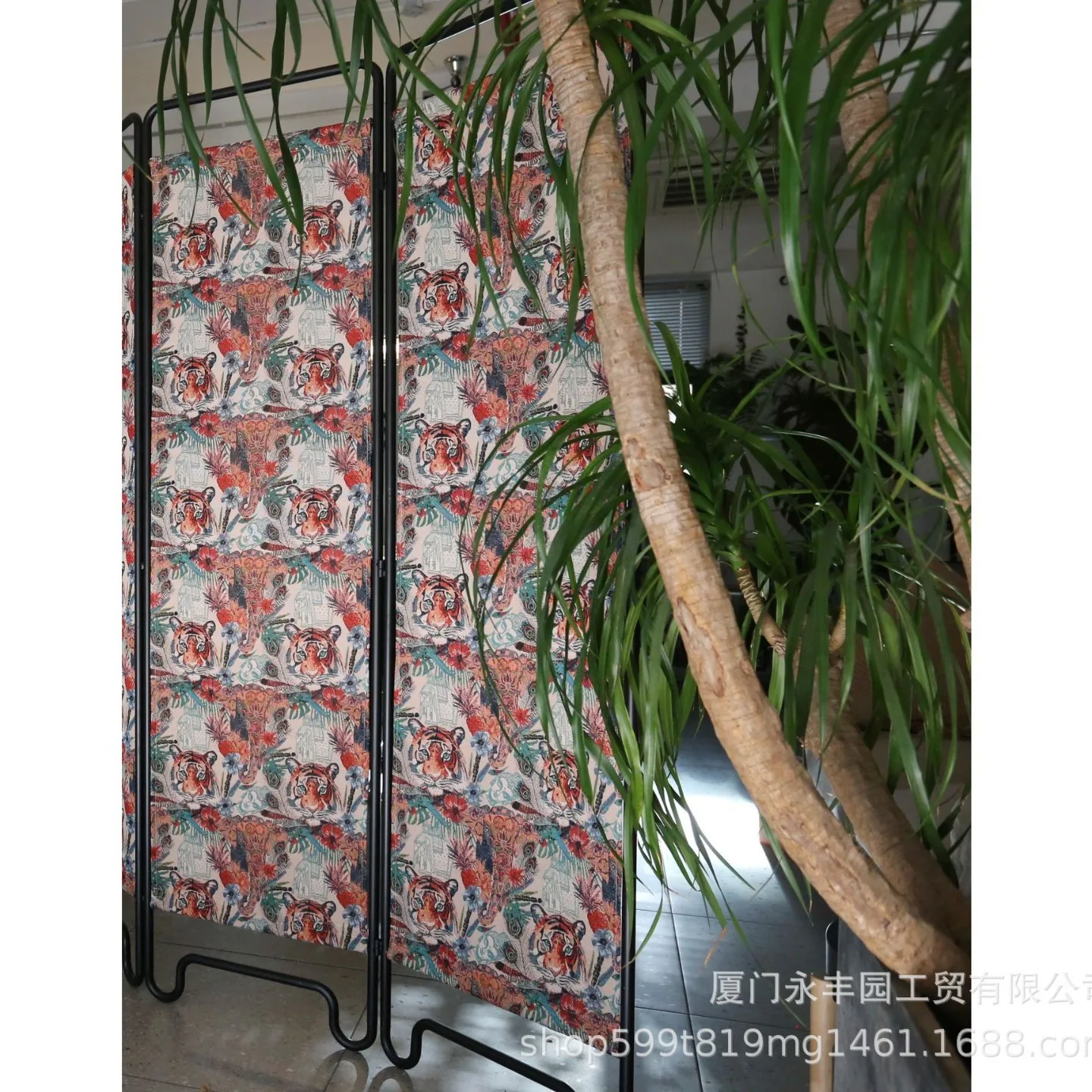 Retro metal bracket art living room screen frame design modern Year of the Tiger craftsmanship